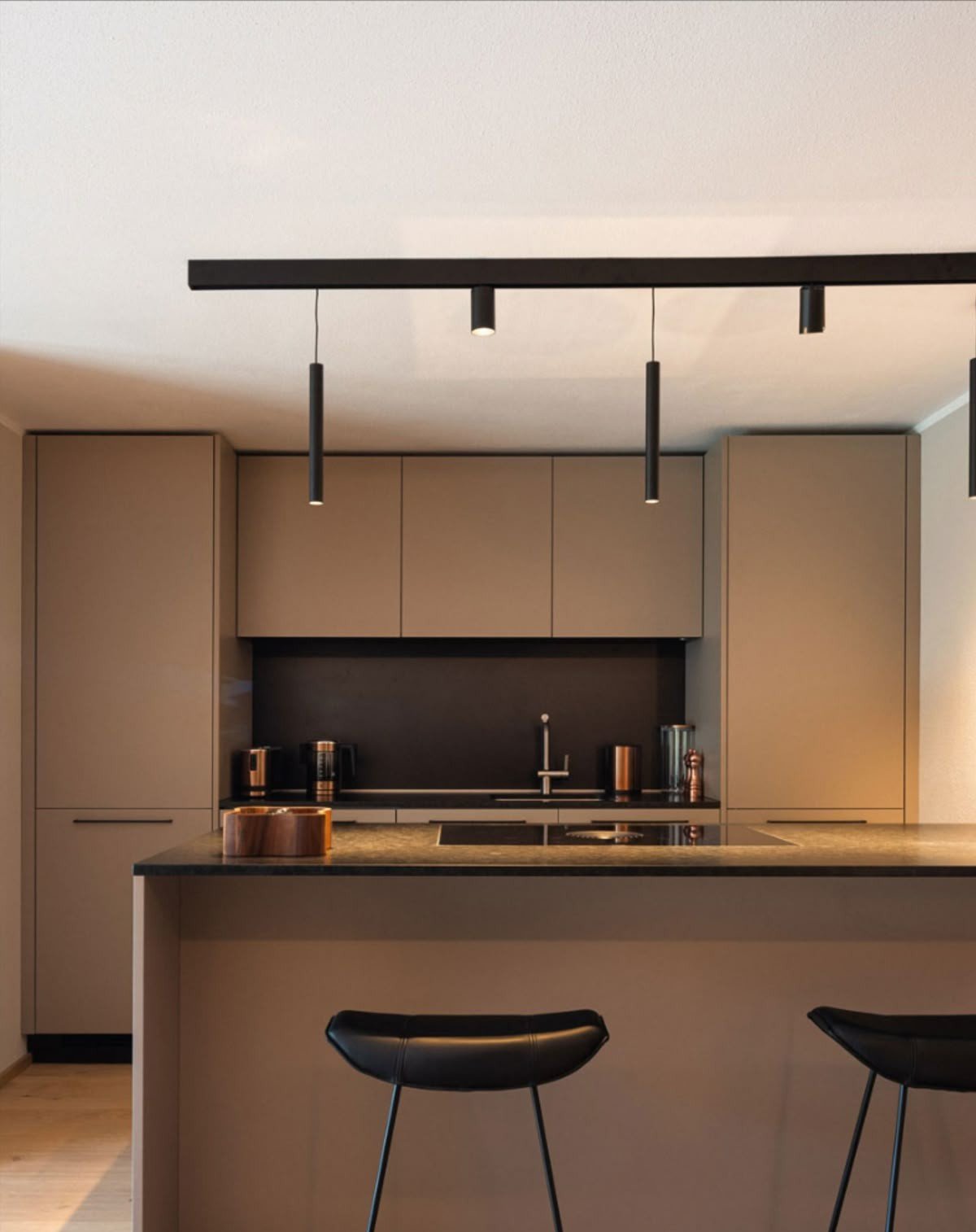 Round Shape Magnetic Track/Lights USE