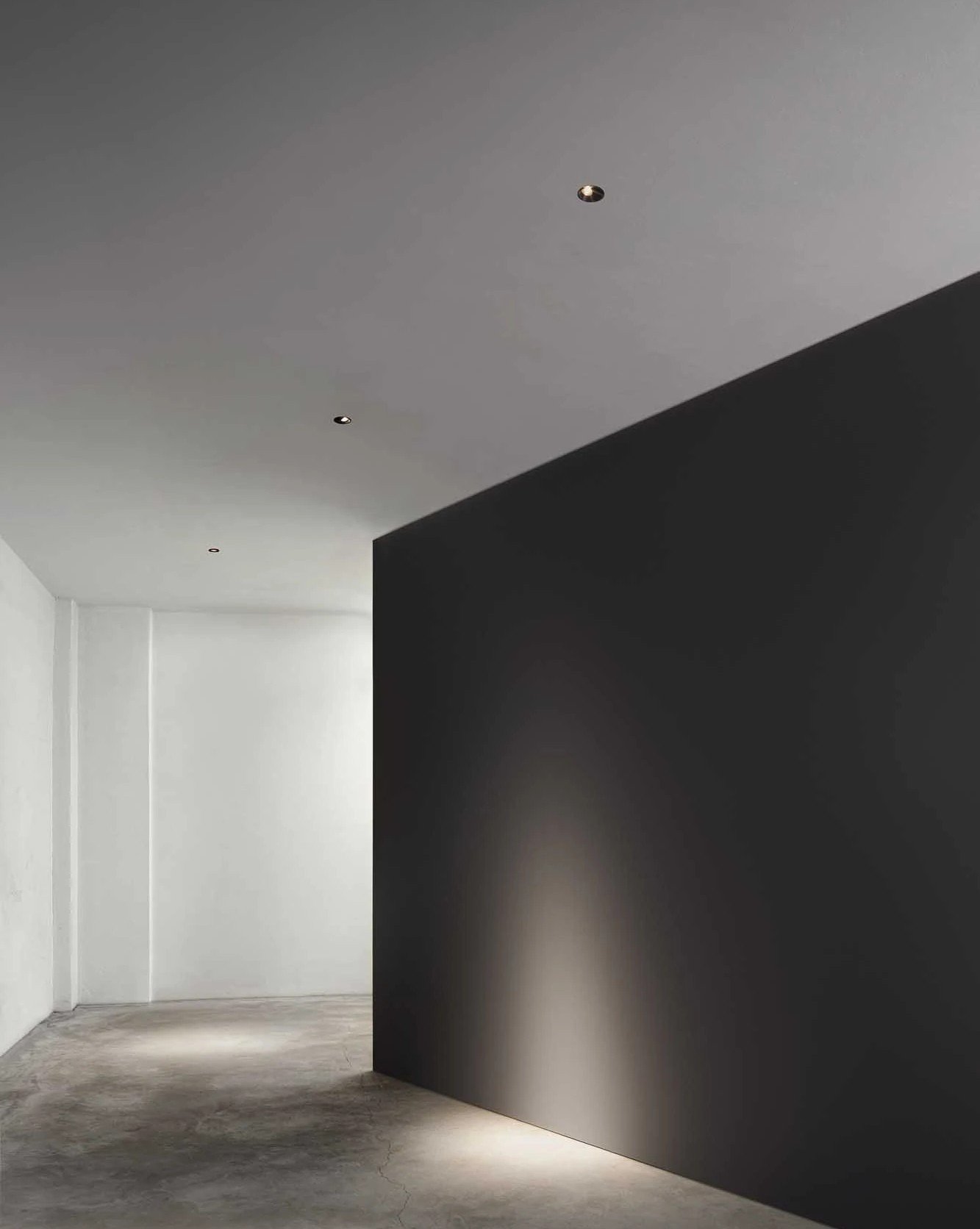 Indoor & Outdoor Logo Projector Light USE